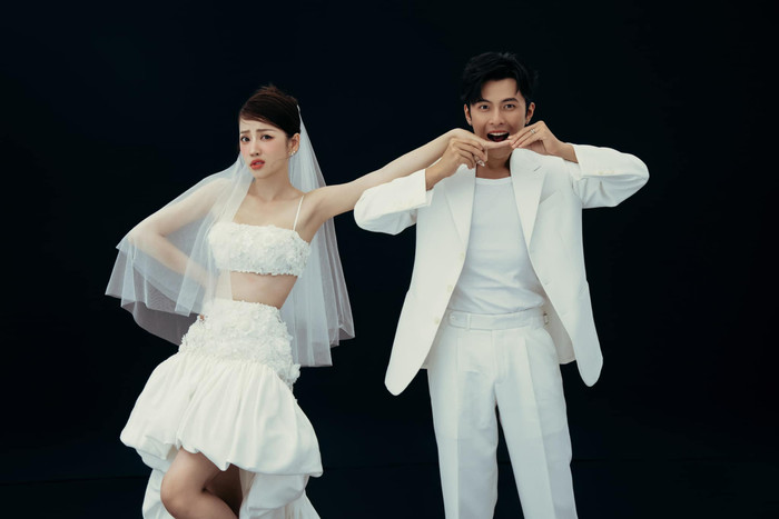 Puka và Gin Tuấn Kiệt 'nhí nhố' khi chụp hình. Ảnh: FBNV