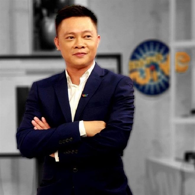 Có vợ là hậu phương vững chắc, MC Trần Quang Minh toàn tâm toàn ý cho công việc.