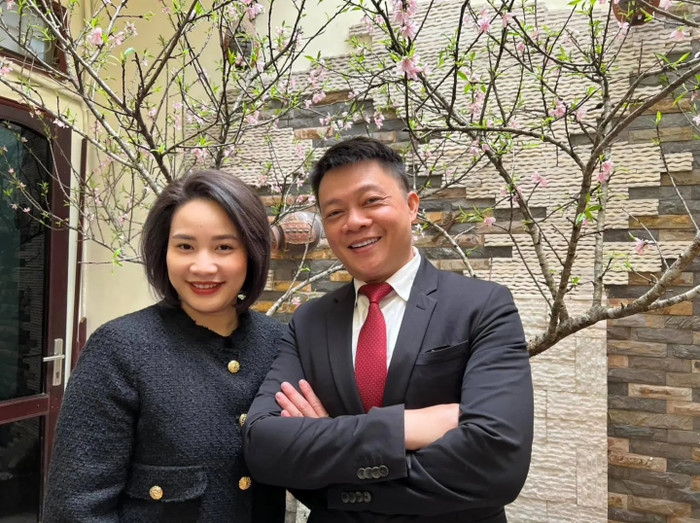 Trong gần 20 năm hôn nhân, nam MC và vợ duy trì 'thỏa thuận' giúp cuộc sống hạnh phúc, ít mẫu thuẫn.