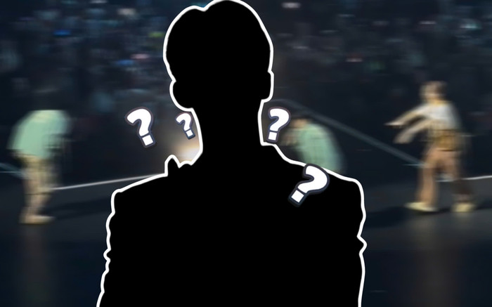 Nam ca sĩ gặp sự cố, vội vã túm quần chạy khỏi sân khấu Ảnh 2