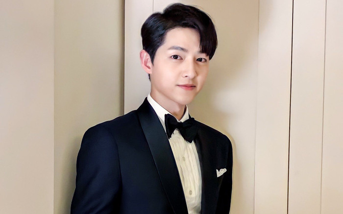 Song Joong Ki bị chỉ trích vì chụp chung với nghi phạm cưỡng bức nữ diễn viên Vườn Sao Băng Ảnh 2