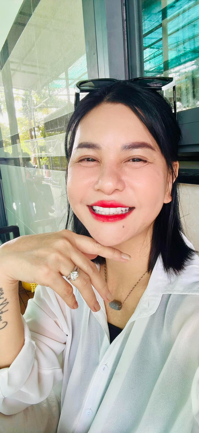 Cát Phượng 'xịt keo' khi được hỏi về Chi Dân.