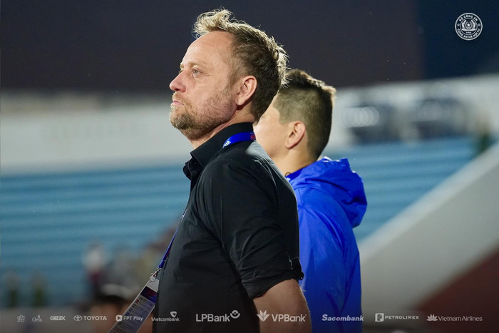 Sau thất bại đầy thất vọng, HLV Polking đã chê CLB HAGL. Ảnh: CLB CAHN