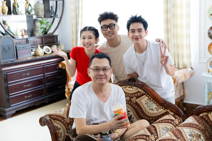 NSƯT Hữu Châu dành lời khen cho sự tử tế, lễ phép của cặp đôi Ginô Tống và Kim Chi.