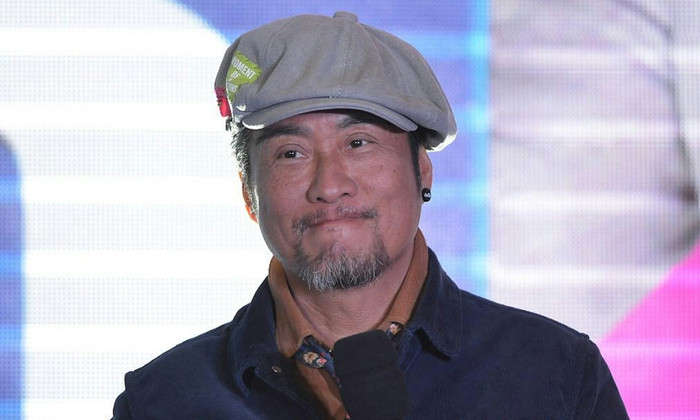 Sao nam đình đám showbiz một thời giờ làm nhiều nghề để kiếm sống: hát hội chợ, lái máy xúc, làm DJ...