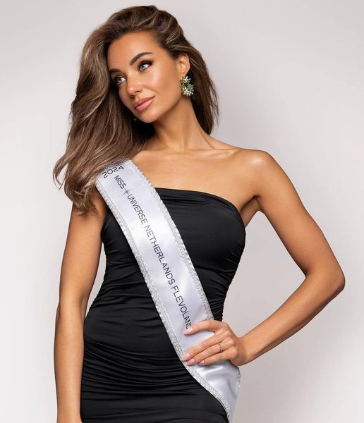 Faith Landman đại diện đến từ Hà Lan năm nay 28 tuổi, cô đã có một cậu con trai cùng với chồng tương lai. Người đẹp là một nhiếp ảnh gia, cô có một chiến dịch xã hội muốn tiếp cận nguồn nước sạch và giáo dục tới các trẻ em thiếu may mắn. Lần gần đây nhất Hà Lan intop Miss Universe là năm 2014.