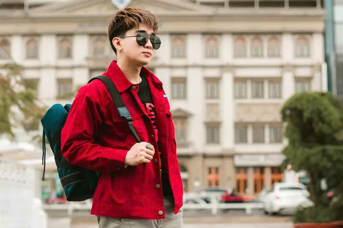 Chi Dân có được tài sản lớn sau nhiều năm đi hát.