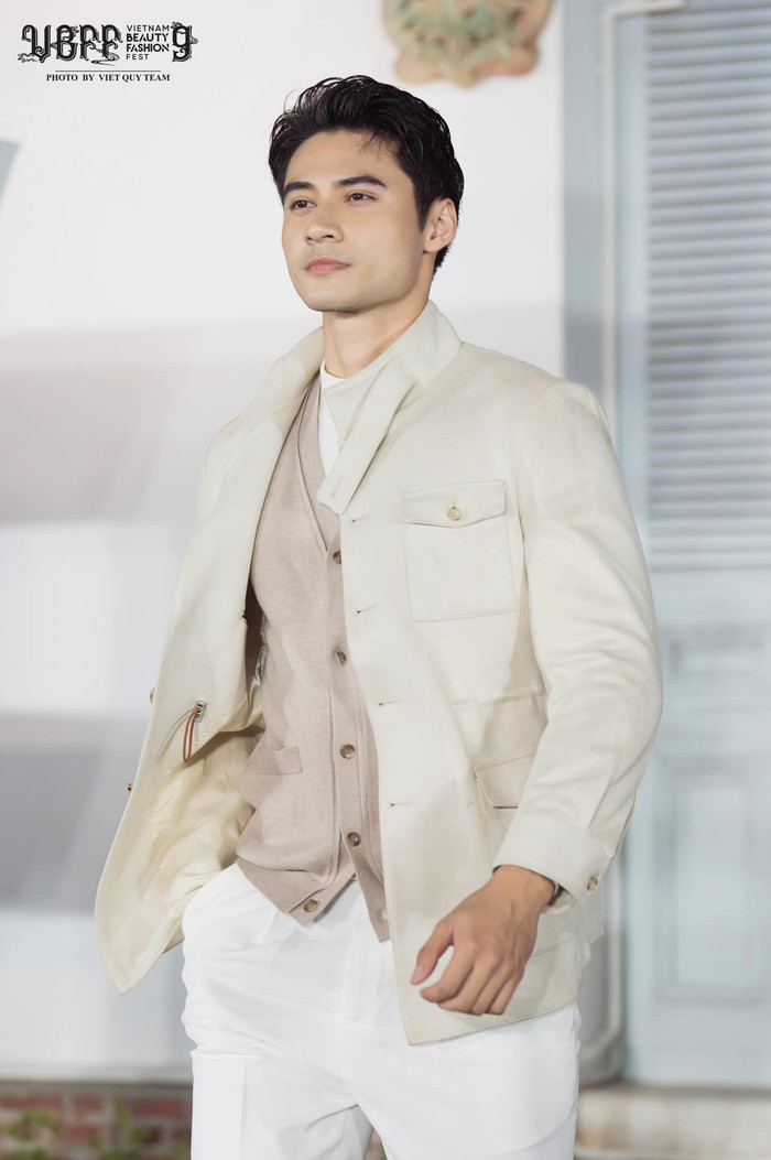 Tuấn Ngọc xuất sắc lọt Top 12 Nam vương thời trang của Mr World 2024. 