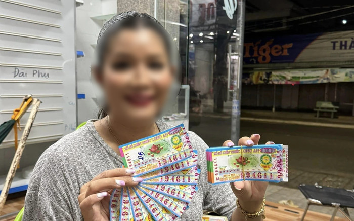 Người phụ nữ nghèo trúng số, cả nhà 'đổi đời' rồi mở sạp rau ngoài chợ Ảnh 2