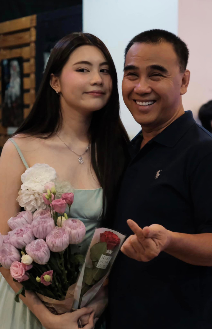 Quyền Linh chọn cách làm bạn, thường xuyên tâm sự để hiểu rõ mong muốn, suy nghĩ của các con.