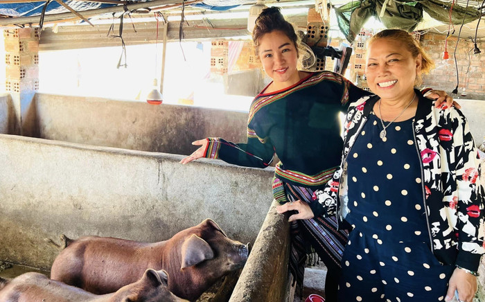 Bị hủy show ở nước ngoài, Siu Black tiết lộ tiếp tục công việc nuôi heo Ảnh 2