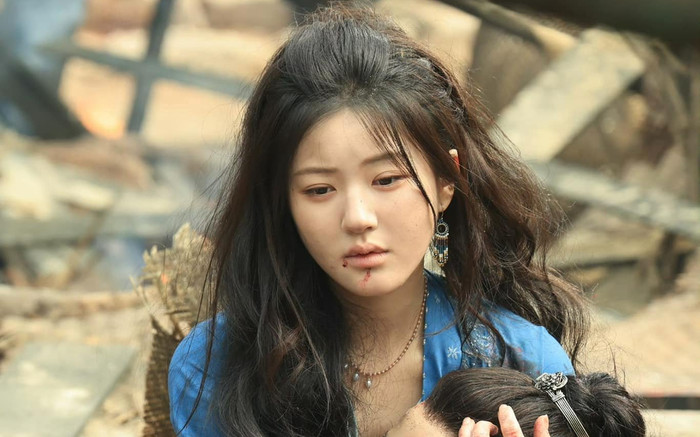 Triệu Lộ Tư bất ổn: Khóc nức nở trên sóng trực tiếp, thách thức luôn antifan Ảnh 2