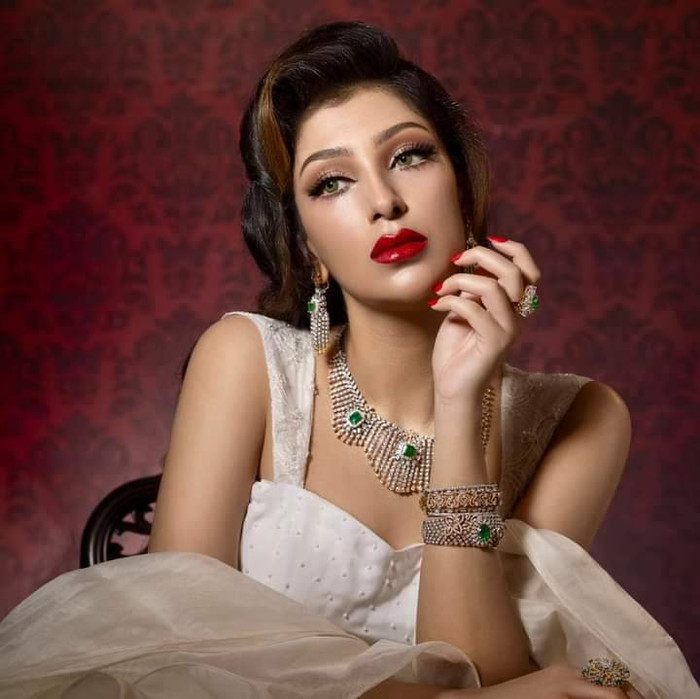 Aniqa Alam - đại diện đến từ Bangladesh năm nay 34 tuổi. 