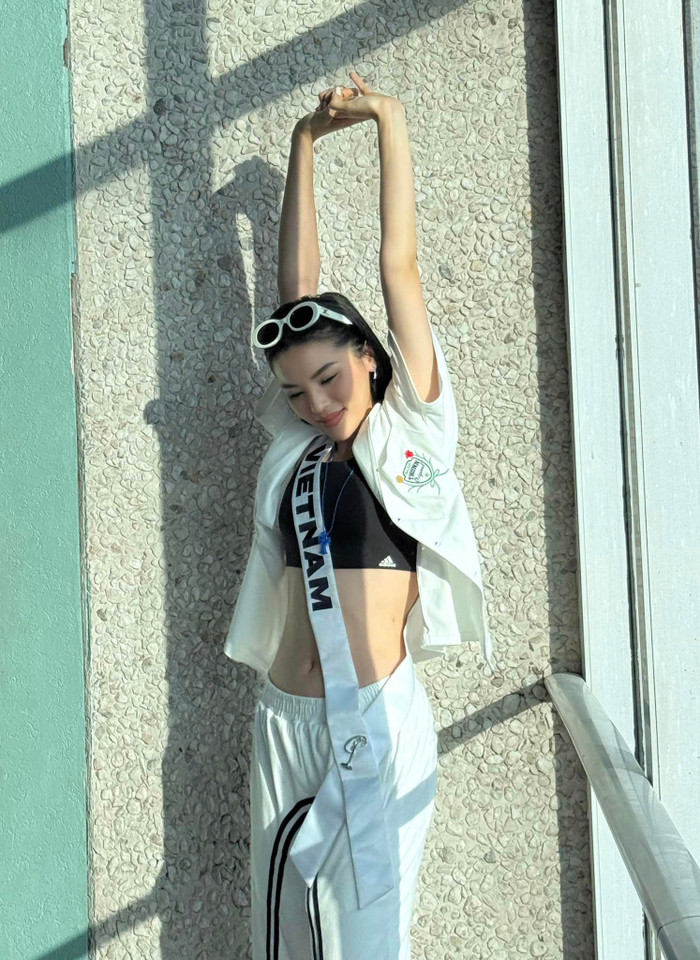 Trước mắt Kỳ Duyên và hơn 120 người đẹp là hai đêm thi bán kết và chung kết xếp hạng rất quan trọng. Tất cả đã sẵn sàng cho khoảnh khắc vinh danh người chiến thắng. Kỳ Duyên của Việt Nam cũng đang trong tâm thế háo hức được gọi tên vào top. 