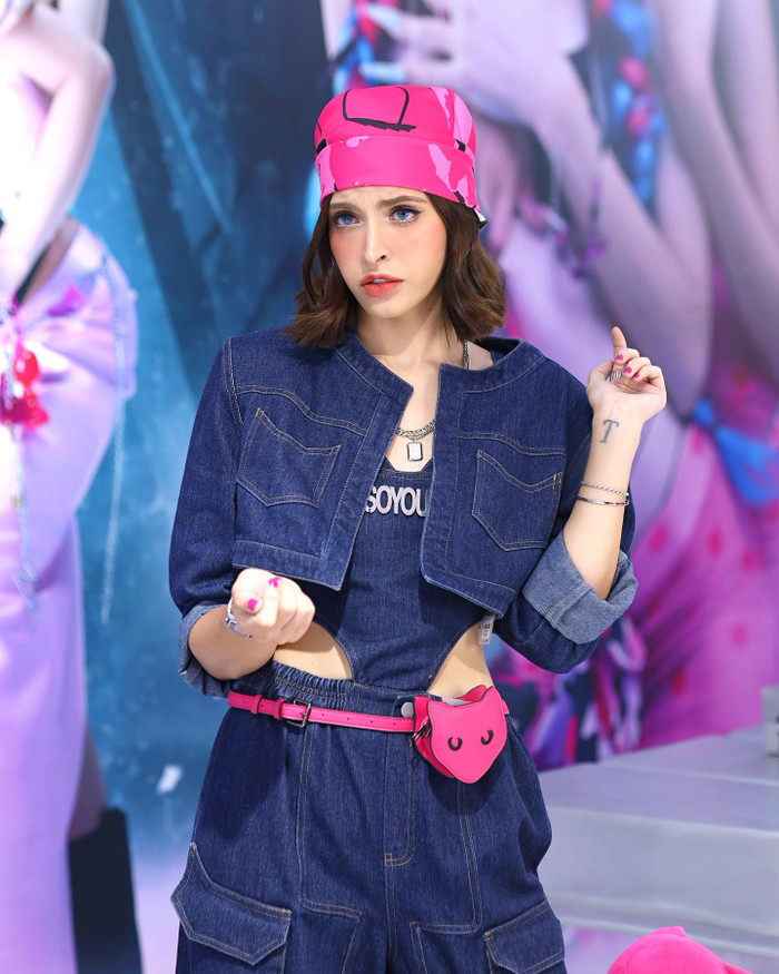 An Tây trước đó vốn thường xuyên khoe cuộc sống sang chảnh trên mạng xã hội. Ảnh: FBNV