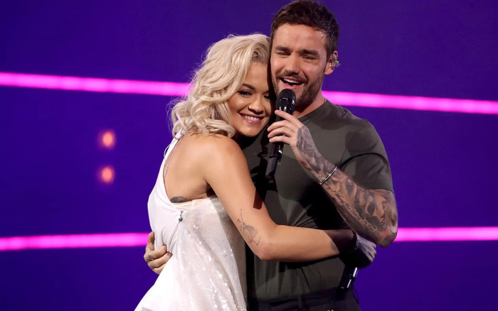 Nữ ca sĩ xúc động tưởng nhớ Liam Payne trên sân khấu MTV EMA 2024 Ảnh 2