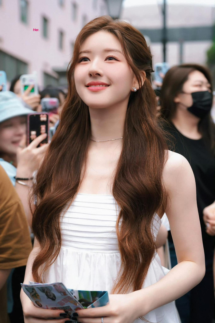 Triệu Lộ Tư cũng không thể cứu vớt thành tích thê thảm của Rèm Ngọc Châu Sa. 