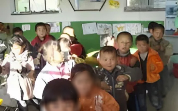 Gắn thiết bị nghe lén, người mẹ tan nát cõi lòng khi biết tình cảnh con gái ở nhà trẻ Ảnh 2