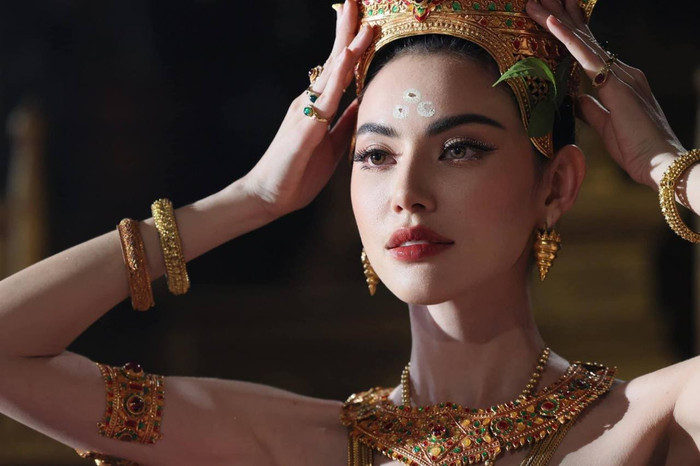 Mai Davika gây bão với loạt cảnh 18+ táo bạo trong phim mới.