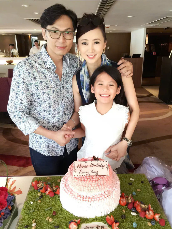 Gia đình hạnh phúc hiện tại của nữ diễn viên Ông Hồng