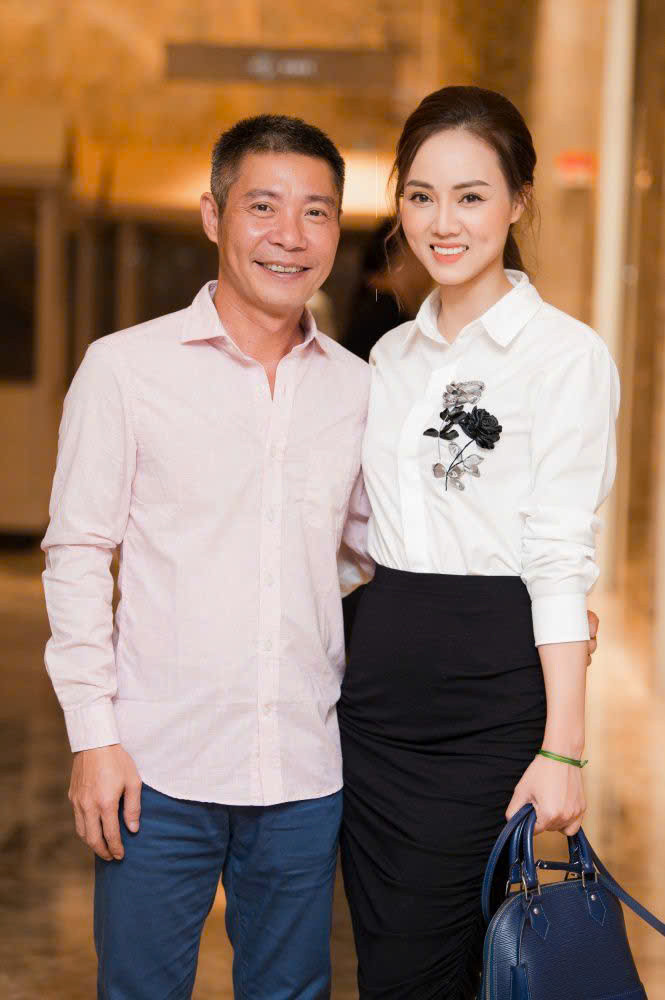 Vợ Công Lý được khen ngợi vì đảm đang, khéo léo.