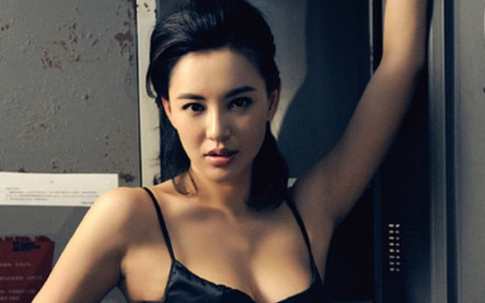 Hoa hậu đam mê khoe thân đóng phim 18+ Ảnh 2