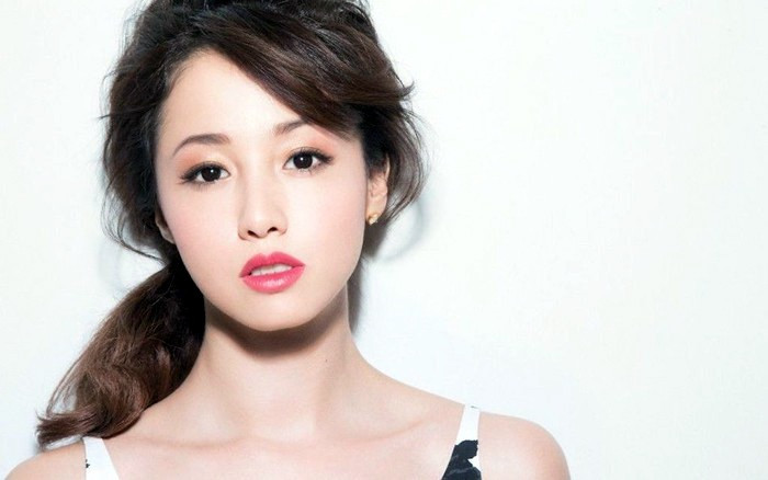 Sawajiri Erika từng được xem là 'quốc bảo mỹ nữ' của Nhật Bản, song bê bối đời tư khiến cô mất tất cả.