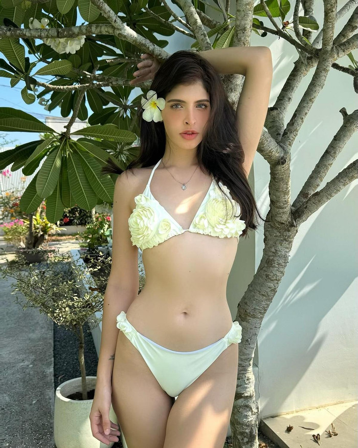 An Tây có cuộc sống sang chảnh ở tuổi 29 trước khi vướng bê bối đời tư.