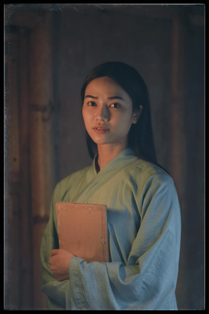 Tạo hình vai Đoàn Thị Điểm của nữ diễn viên Anh Đào. 