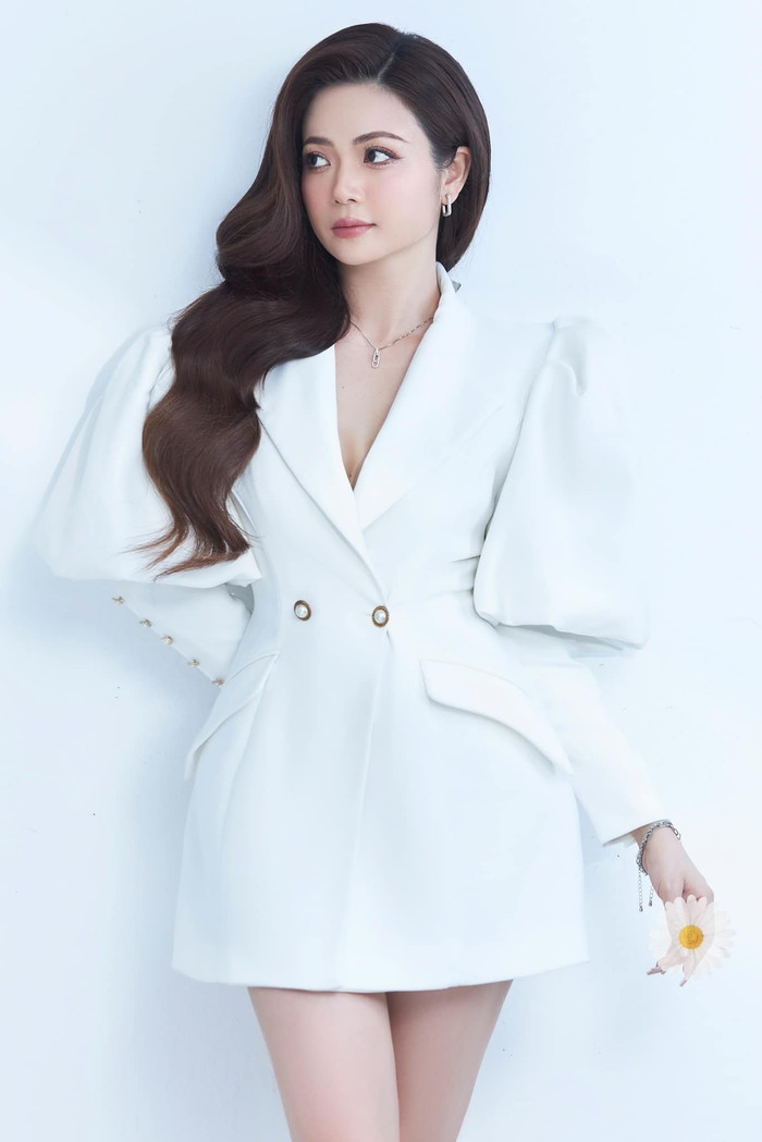 Ở tuổi 42, Kiều Anh vẫn giữ được sắc vóc gợi cảm, quyến rũ đáng ngưỡng mộ. 