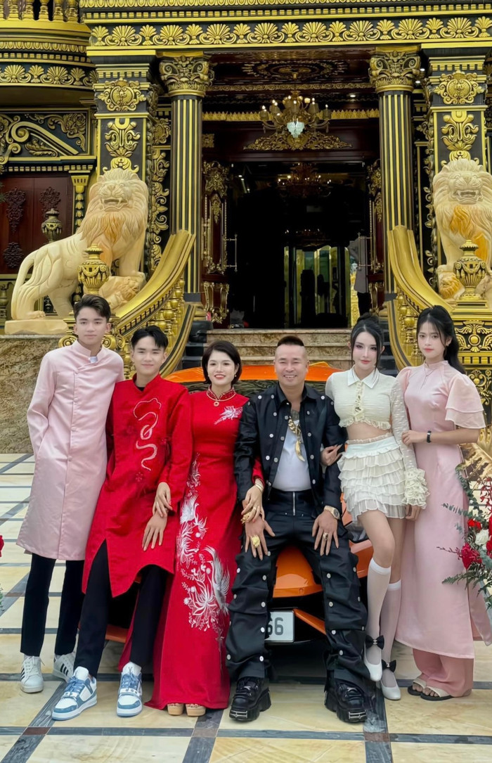 Vợ chồng anh Thoan dự định sẽ tổ chức đám cưới vô cùng hoành tráng cho các con vào năm sau hoặc năm sau nữa.