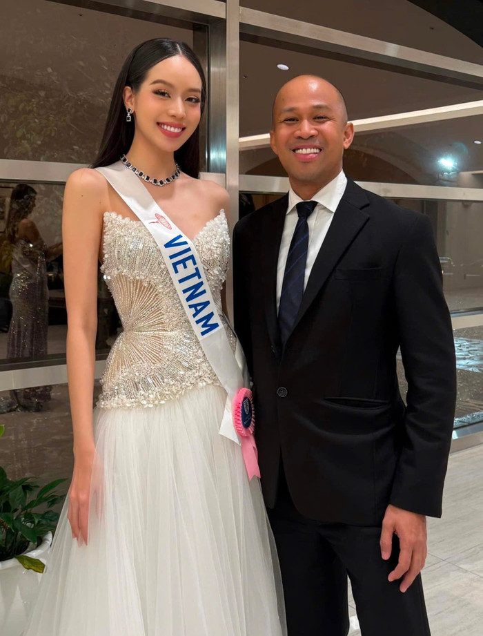 Thiết kế này được Thanh Thủy diện vào bữa tiệc tối trước thềm chung kết.