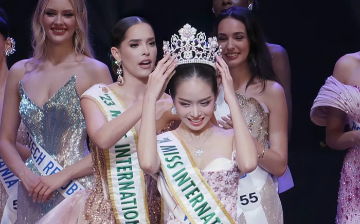 Phản ứng khán giả trước màn đăng quang Miss International của Hoa hậu Thanh Thủy Ảnh 2
