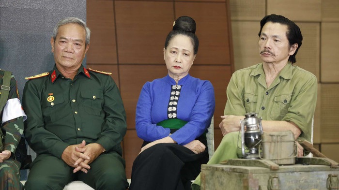 NSND Trung Anh và NSND Như Quỳnh đóng vai người yêu cũ