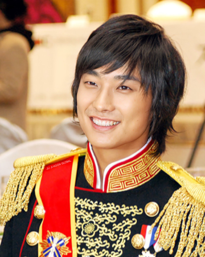 Joo Ji Hoon từng gặt hái thành công với vai diễn Thái tử Shin trong phim truyền hình Hoàng Cung.