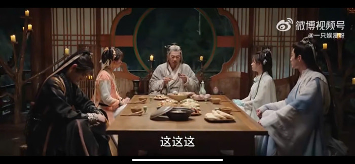 Sau 3 tháng sẽ có trăng máu treo cao, họa diệt thế sắp đến