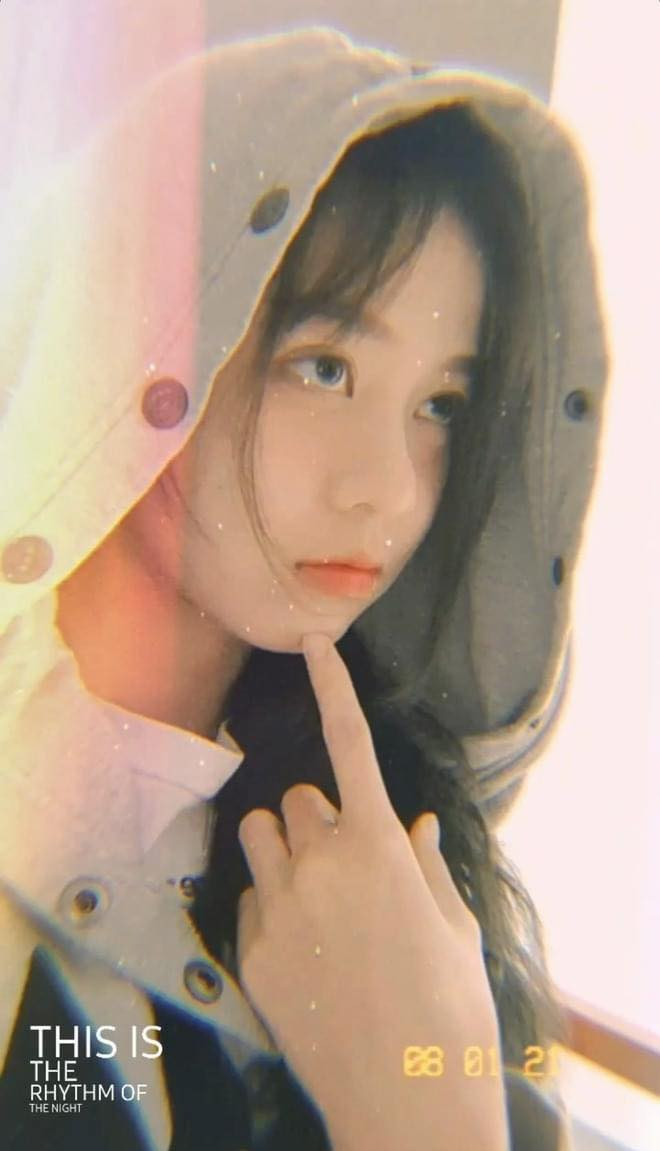 Sau khi loạt ảnh 'thanh xuân vườn trường' được 'đào' lại, cư dân mạng không khỏi ngưỡng mộ về vẻ đẹp ngọt ngào và trong sáng của Thanh Thủy. Trên các diễn đàn nhan sắc, nhiều bình luận cho rằng với chiếc nhan sắc xinh đẹp thế này thì việc Thanh Thủy đăng quang danh hiệu Miss International 2024 là điều rất hiển nhiên.