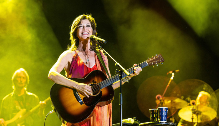 Nữ ca sĩ 63 tuổi trải qua phẫu thuật tim và chấn thương sọ não sau tai nạn: 'Tôi chưa sẵn sàng để chết' Ảnh 1