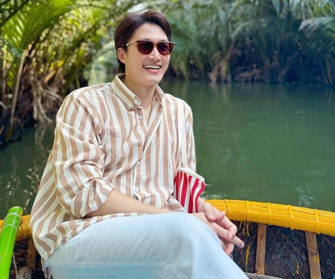 Đình Tú vướng nghi vấn đang hẹn hò bí mật với Ngọc Huyền. 