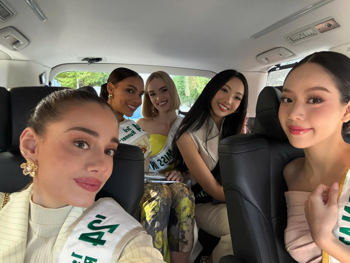 Thanh Thủy di chuyển cùng 4 Á hậu gồm đại diện Bolivia, Tây Ban Nha, Venezuela, Indonesia. Các cô gái đều chọn trang phục lịch thiệp, thoải mái trong ngày hoạt động đầu tiên. Theo dự kiến, Tân Hoa hậu Quốc tế sẽ ở lại Nhật Bản dài hạn trong thời gian sắp tới. Công chúng tại quê nhà vẫn đang chờ mong Thanh Thủy trở về nước cùng với chiếc vương miện danh giá của đấu trường nhan sắc uy tín thứ 3 thế giới. 