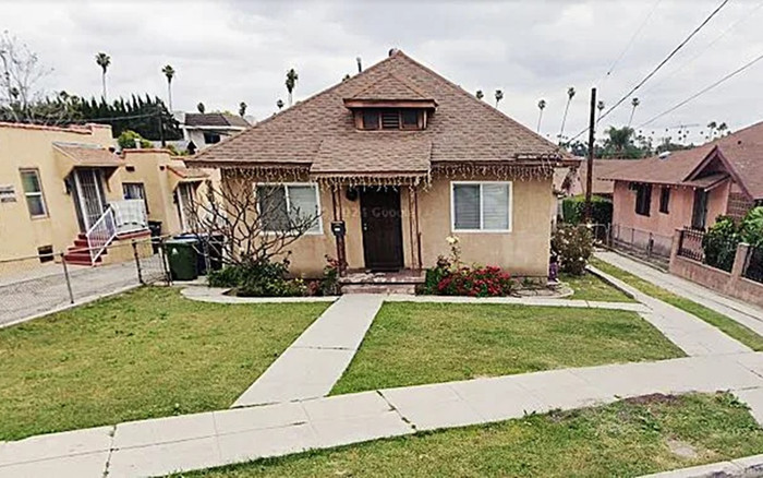 Người phụ nữ nghe tiếng động dưới sàn nhà trong nhiều tuần liền, bí mật sau đó khiến gia đình ám ảnh Ảnh 2