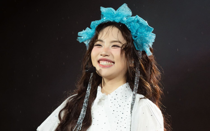 Bị khán giả yêu cầu khó, Phương Mỹ Chi được giúp đỡ trên sân khấu Ảnh 2