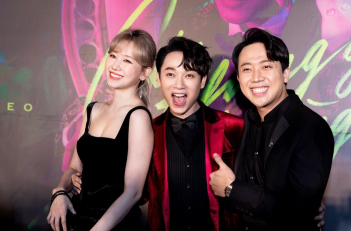 Trúc Nhân từng cho biết Trấn Thành có thái độ dè chừng với mình. Tuy nhiên, nam ca sĩ cũng thông cảm vì lúc ấy anh và Trấn Thành vốn chưa thân thiết. 