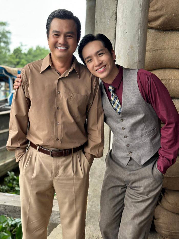 Bạch Công Khanh bên bố ruột màn ảnh - diễn viên Cao Minh Đạt.