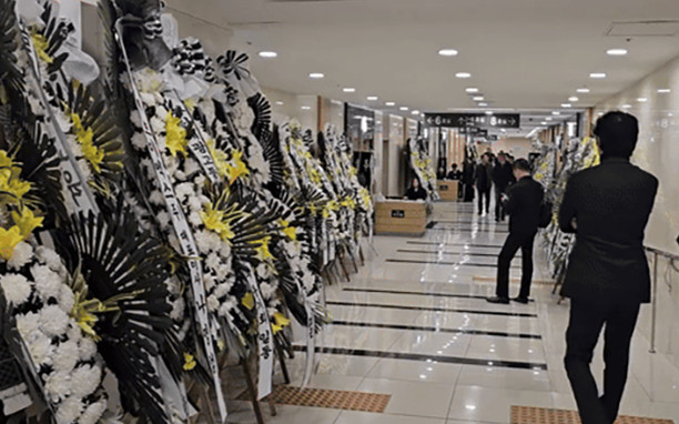 Xót xa hình ảnh trong tang lễ của nam diễn viên vừa qua đời ở tuổi 39 Ảnh 2