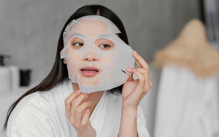 Đắp mặt nạ 1-2 lần mỗi tuần để có làn da căng mịn, tươi trẻ.