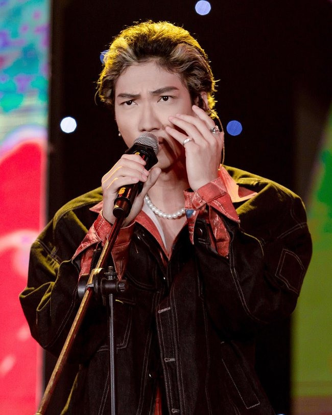 Dù vướng tin đồn tình cảm với An Tây, song nam rapper này không hề lên tiếng khẳng định hay phủ nhận.