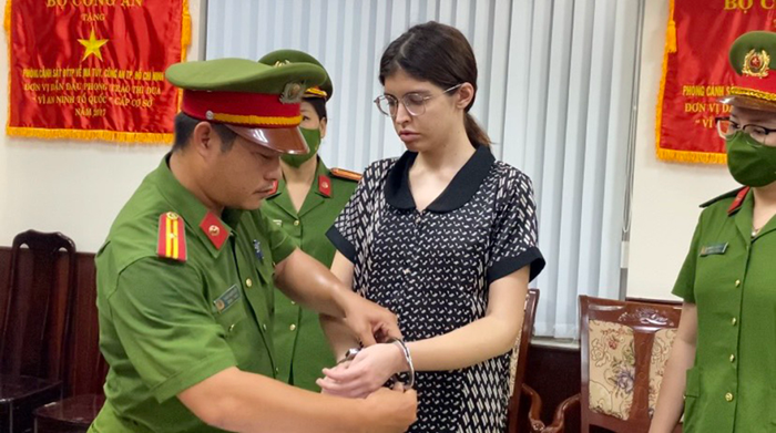 Người mẫu An Tây bị bắt tạm gia để điều tra về hành vi Tàng trữ, Tổ chức sử dụng ma túy.