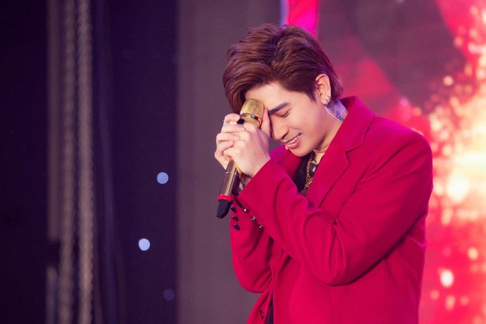 Chi Dân từng là giọng ca được yêu mến với nhiều bản hit.