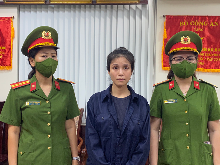 Nguyễn Đỗ Trúc Phương tại cơ quan công an.